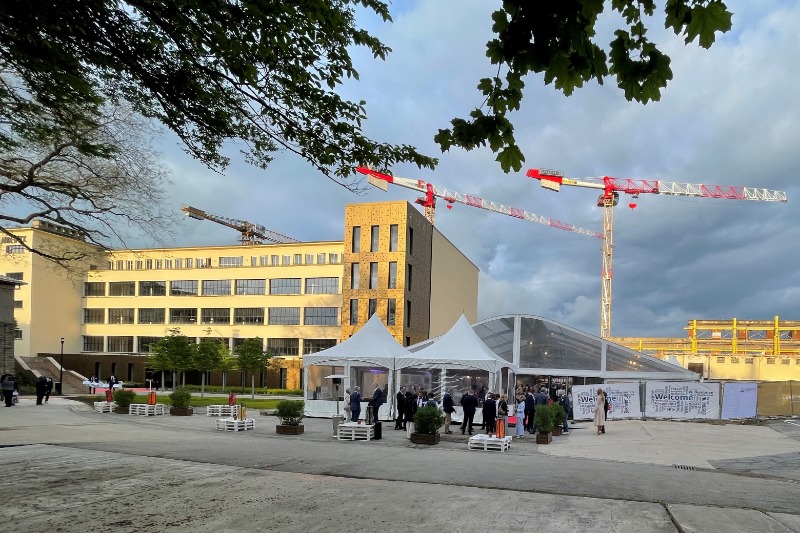 Inauguration du Landewyck Building.