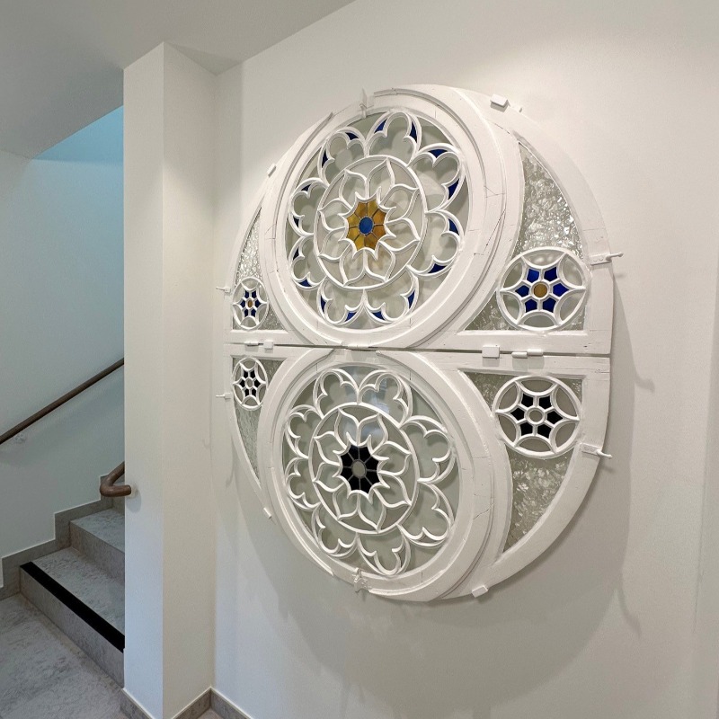 Le verre historique dans l’aménagement intérieur.