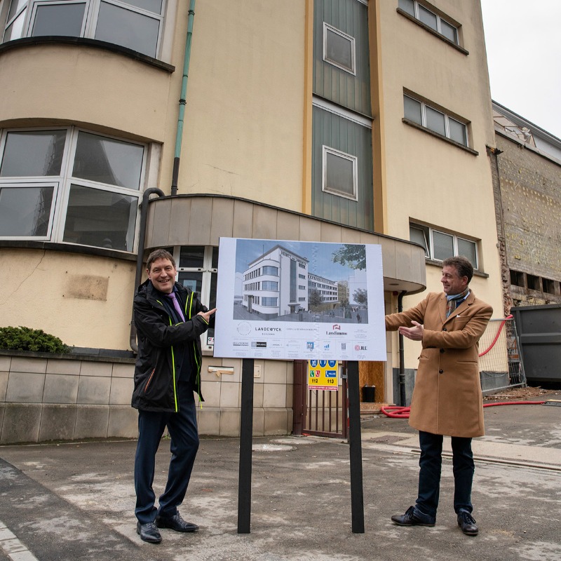 Panneau de chantier pour le Landewyck Building.